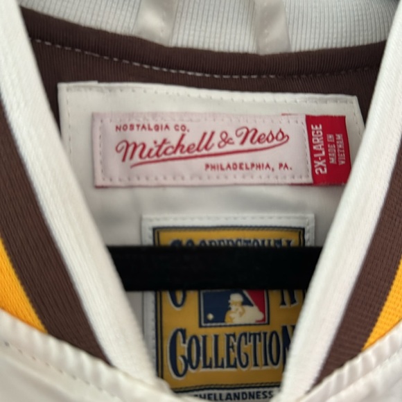 SAN DIEGO PADRES MITCHELL AND NESS COOPERSTOWN SATIN JACKET - Picture 3 of 6